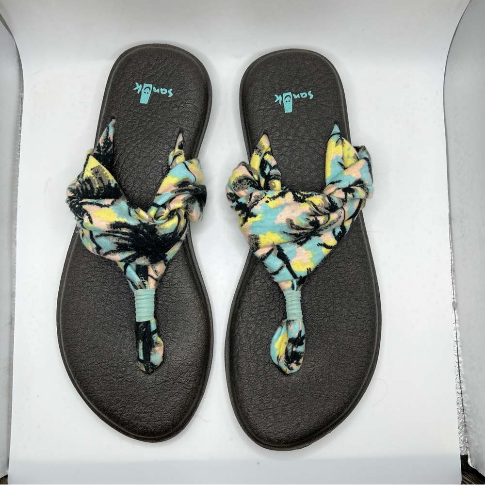 Women’s Sanuk Sandals Size 7
